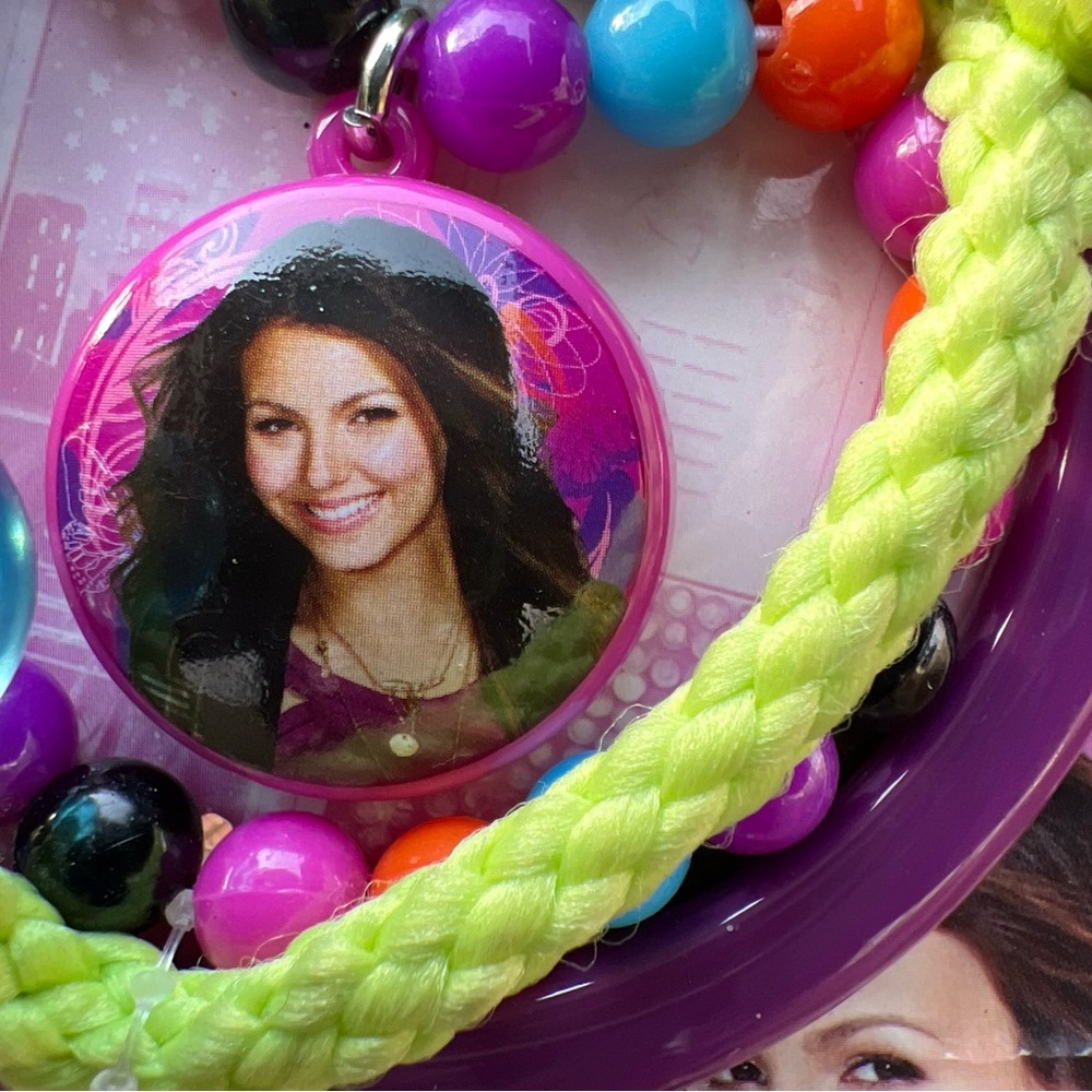 Nickelodeon Victorious Bracelet Set + Necklace Set 2012 Viacom Kidcore Jewelry - Picture 16 of 16